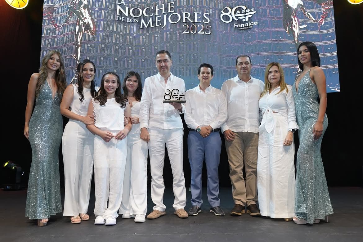 Entrega del galardón Emprendimiento Destacado